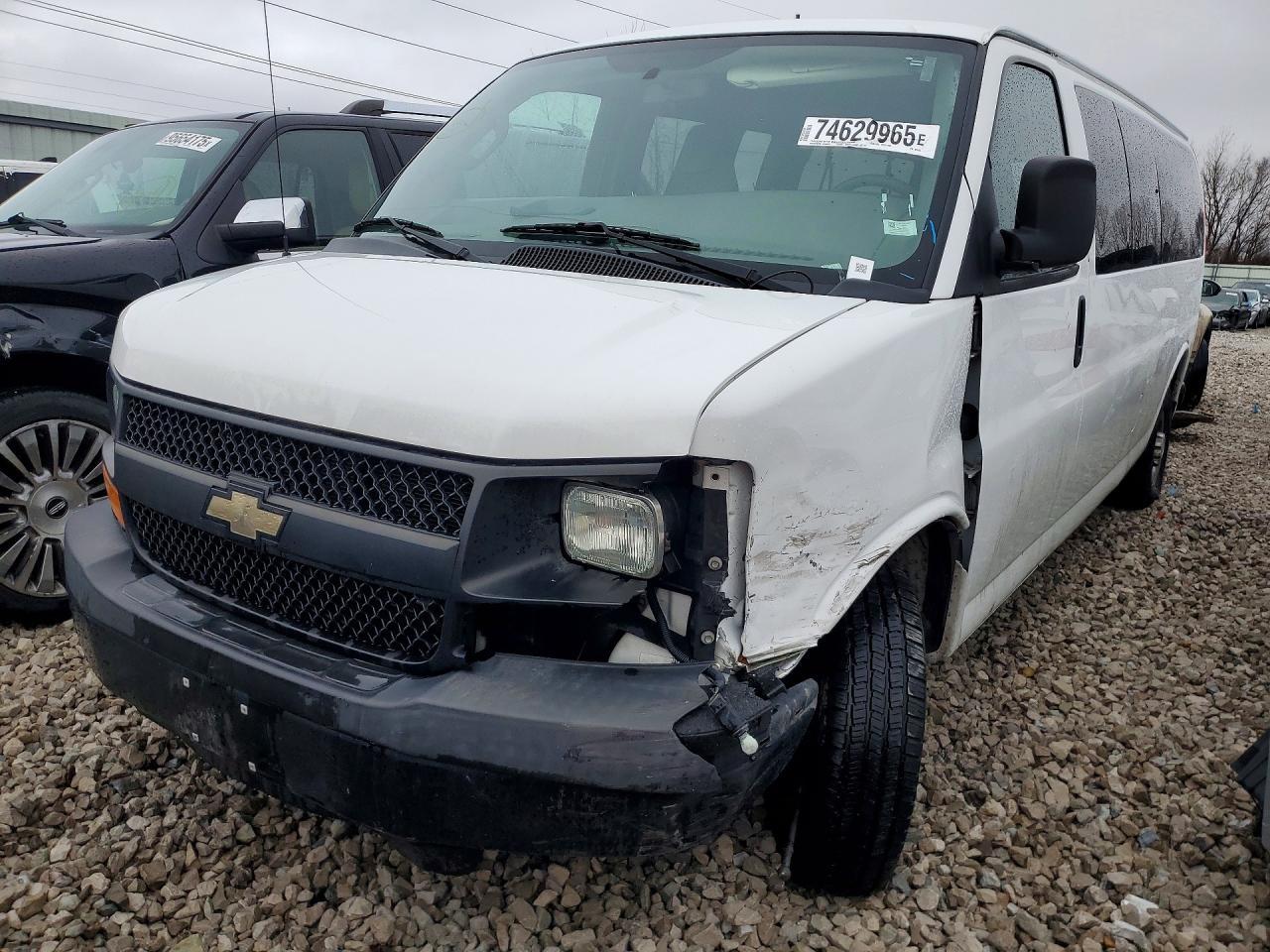 2016 CHEVROLET Express 3500