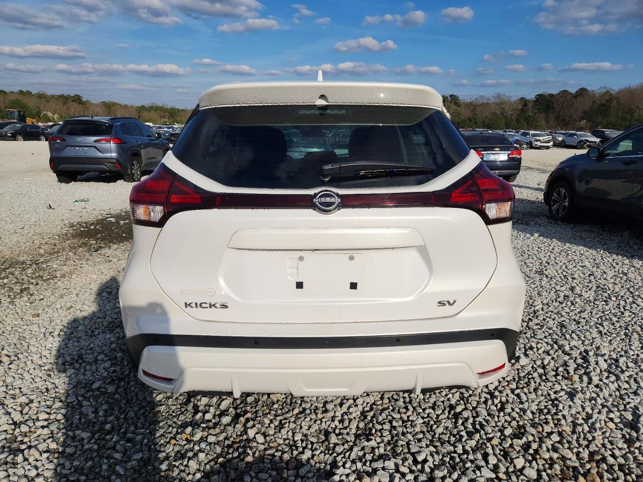 2022 NISSAN KICKS