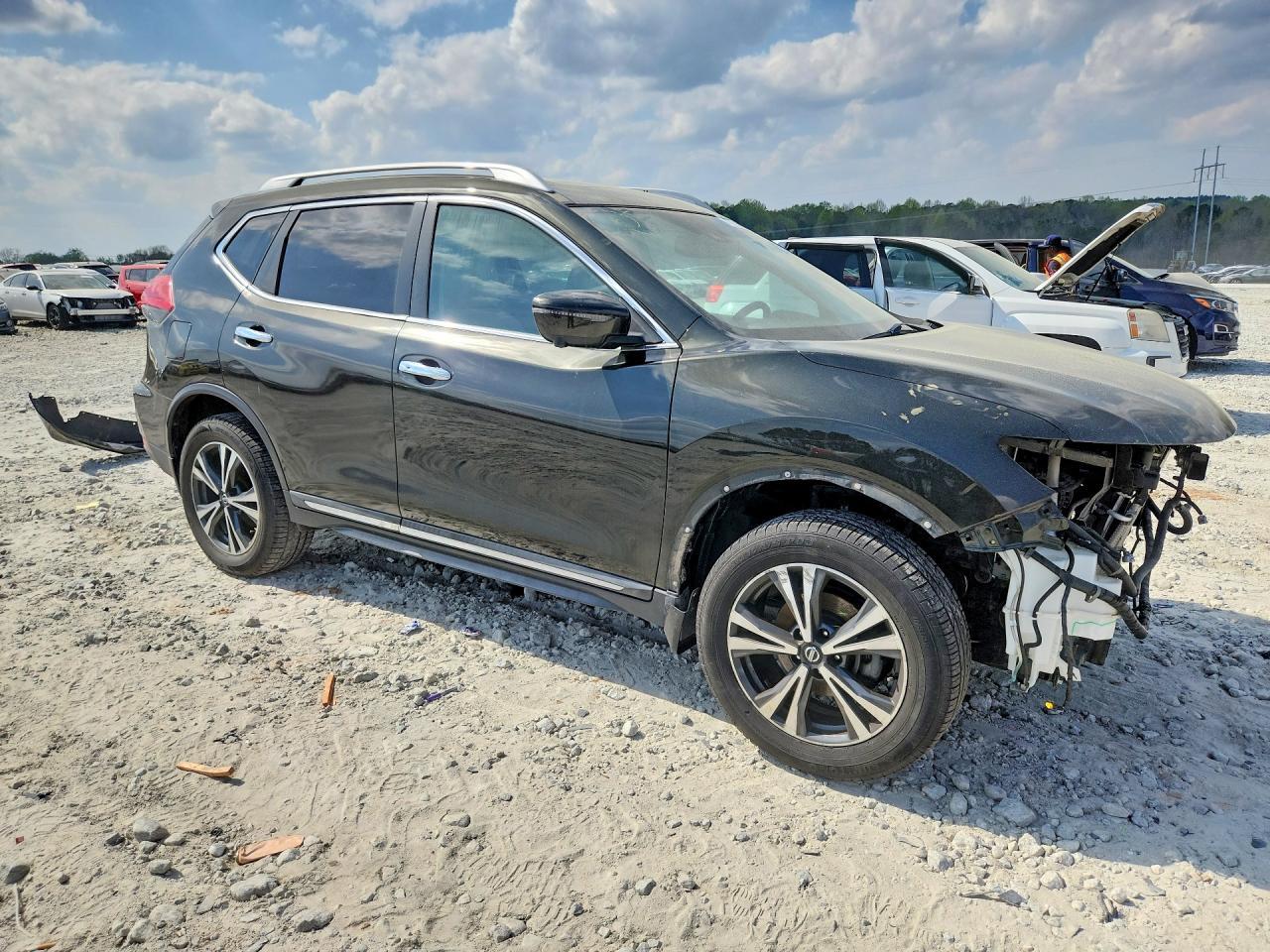 2017 NISSAN ROGUE
