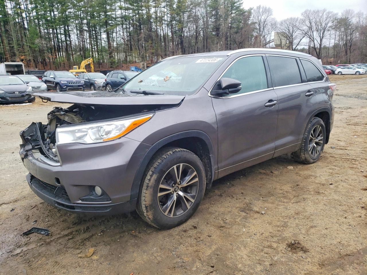 2016 TOYOTA HIGHLANDER