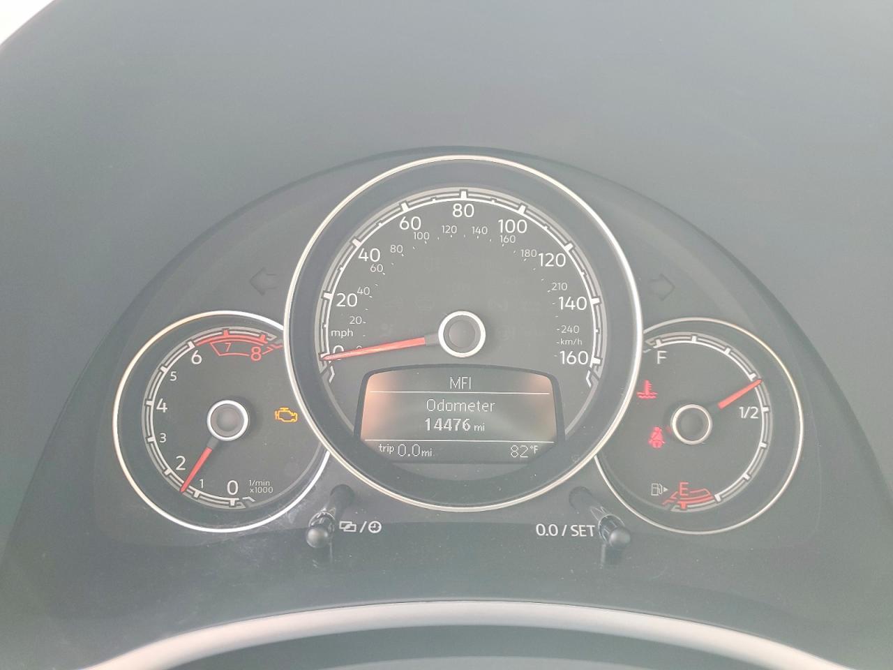 2017 VOLKSWAGEN Beetle