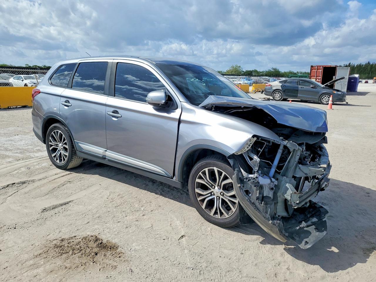 2016 MITSUBISHI outlander
