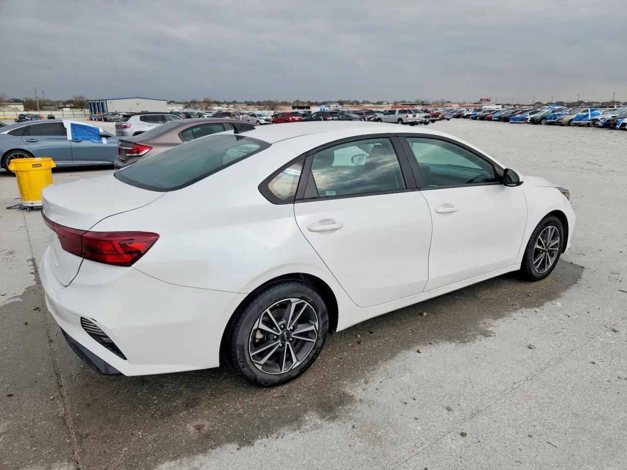 2023 KIA FORTE