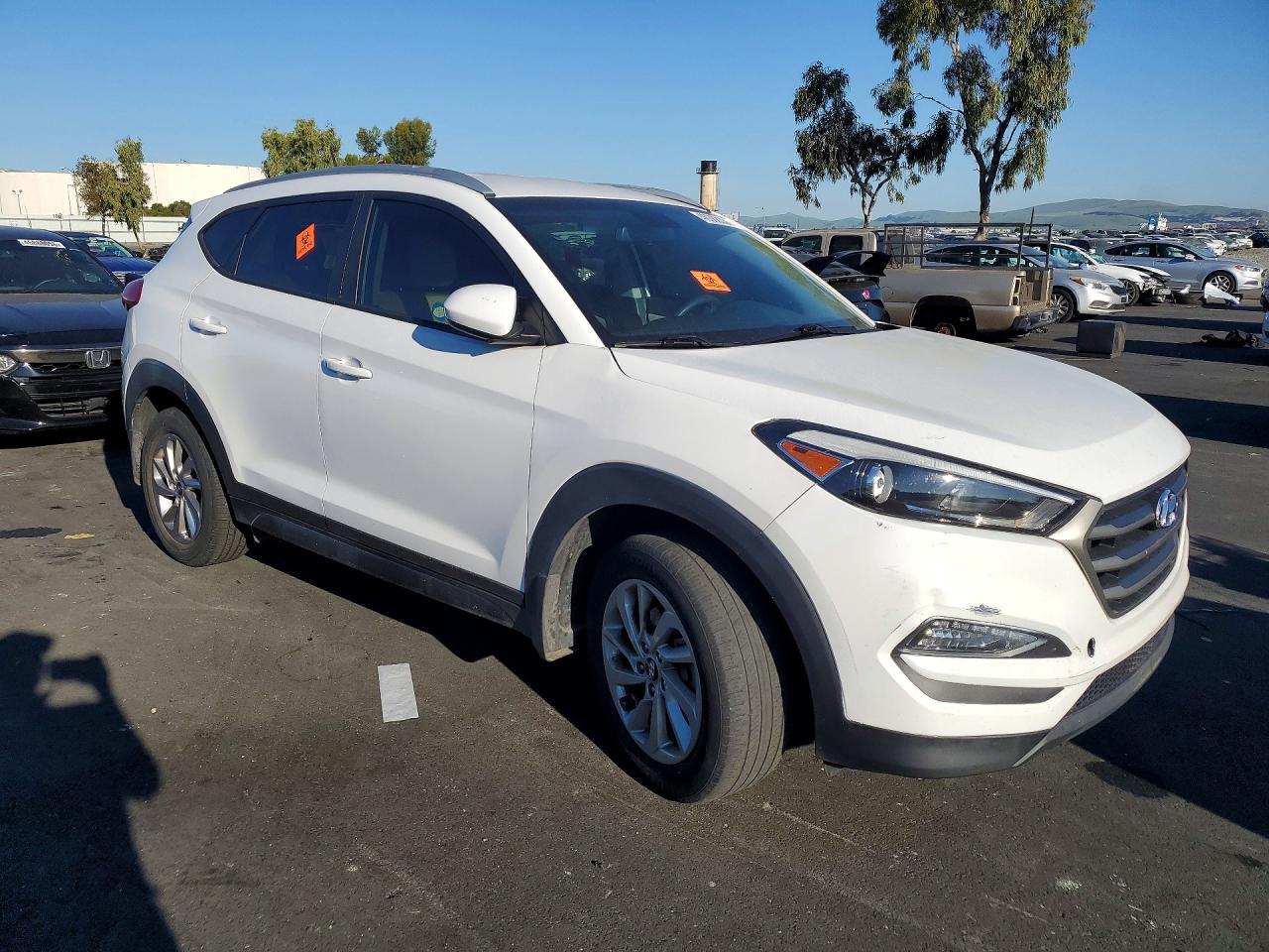 2016 HYUNDAI TUCSON