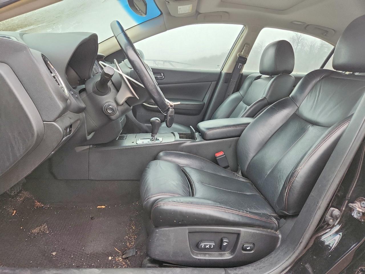 2010 NISSAN Maxima