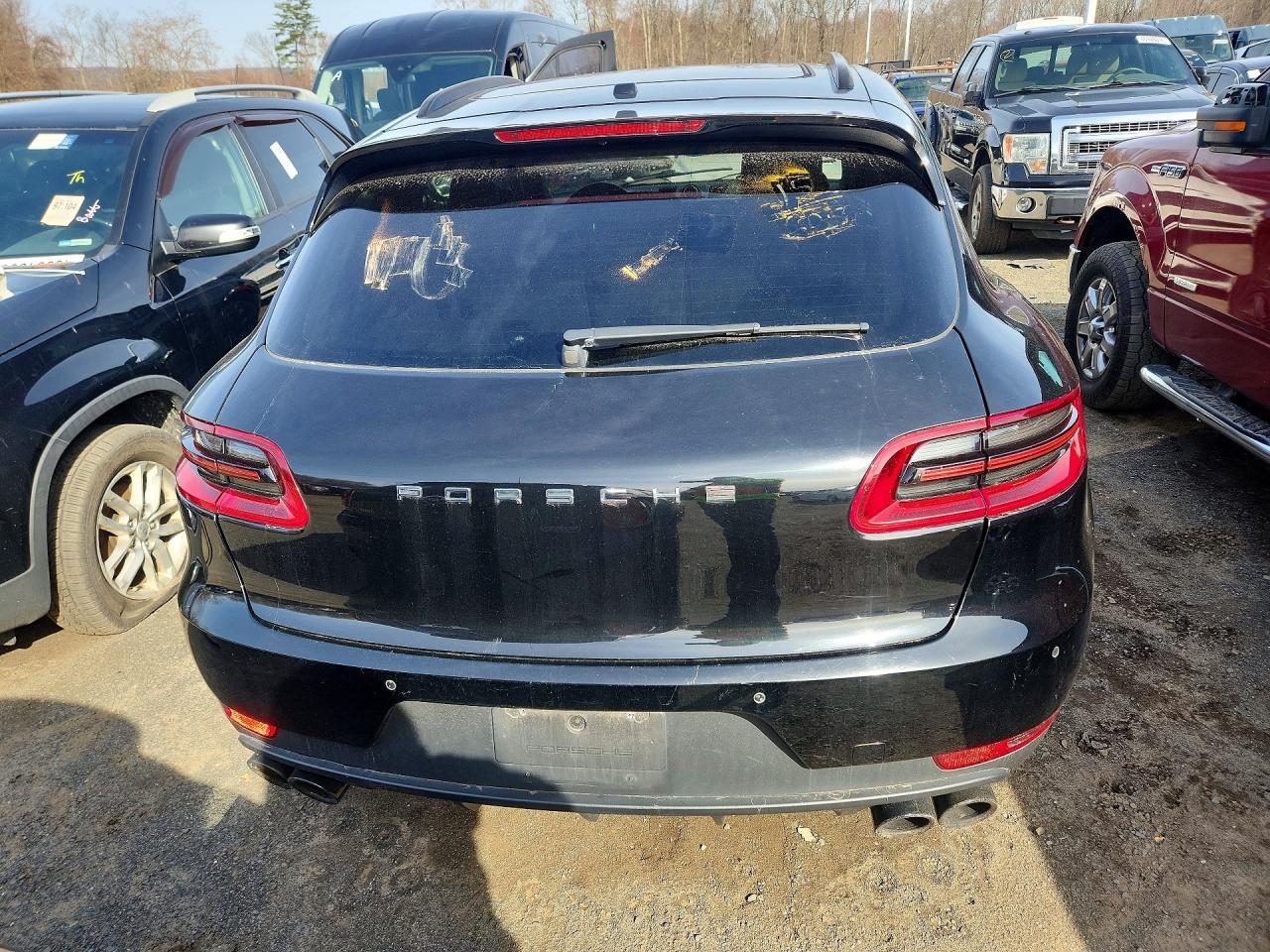 2015 PORSCHE Macan