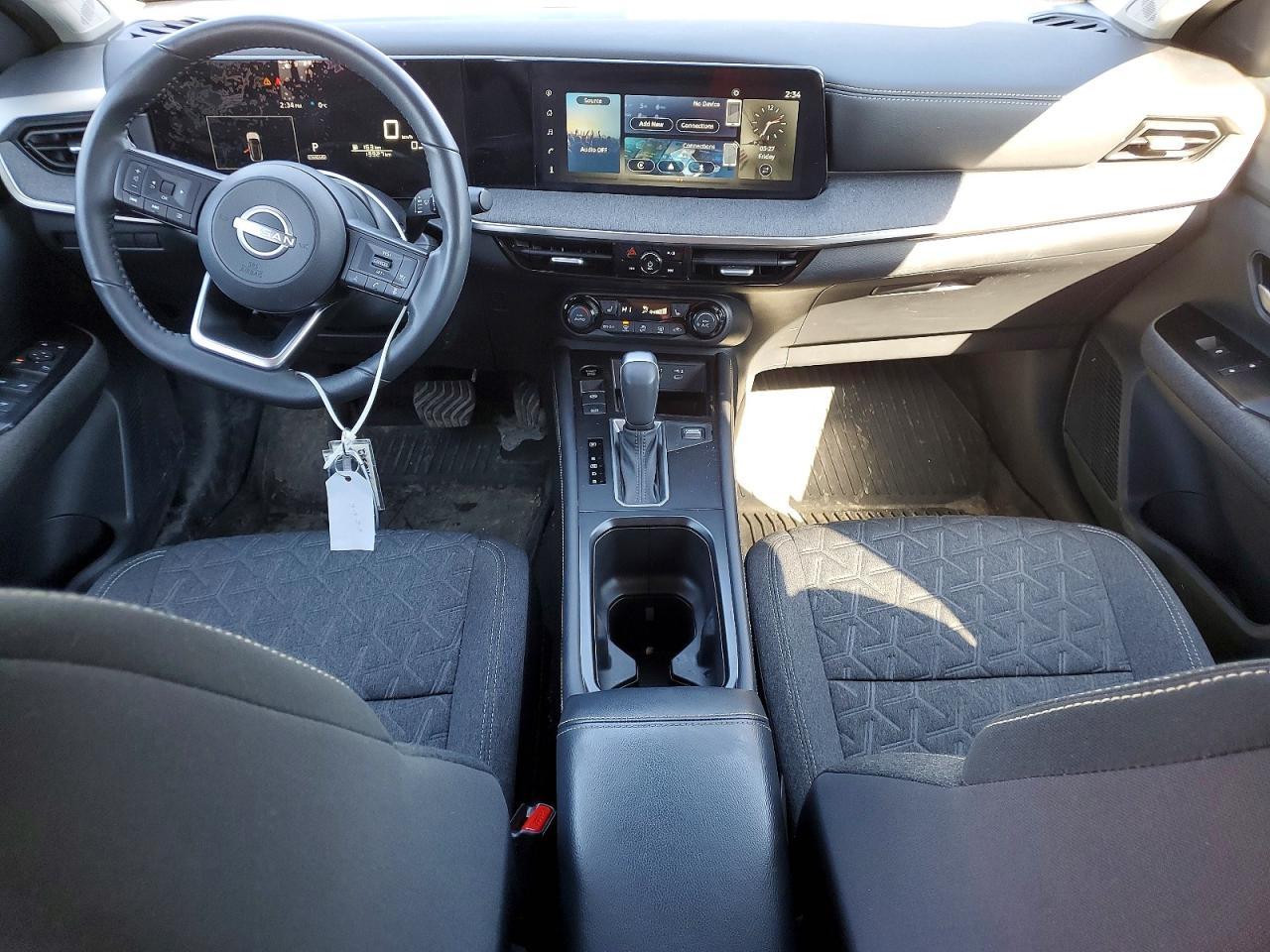 2025 NISSAN KICKS