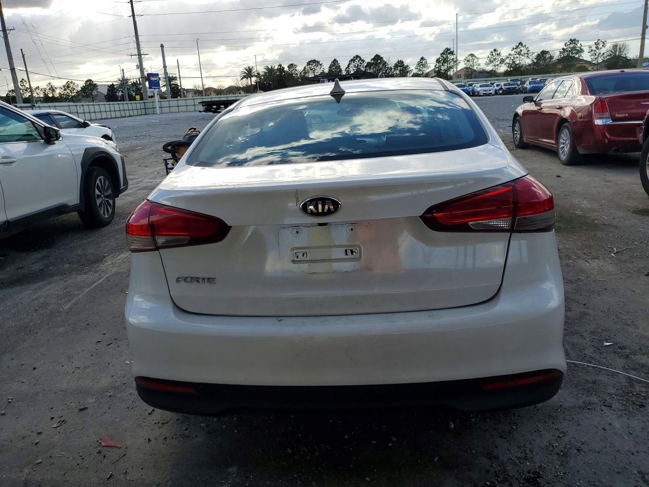 2017 KIA FORTE
