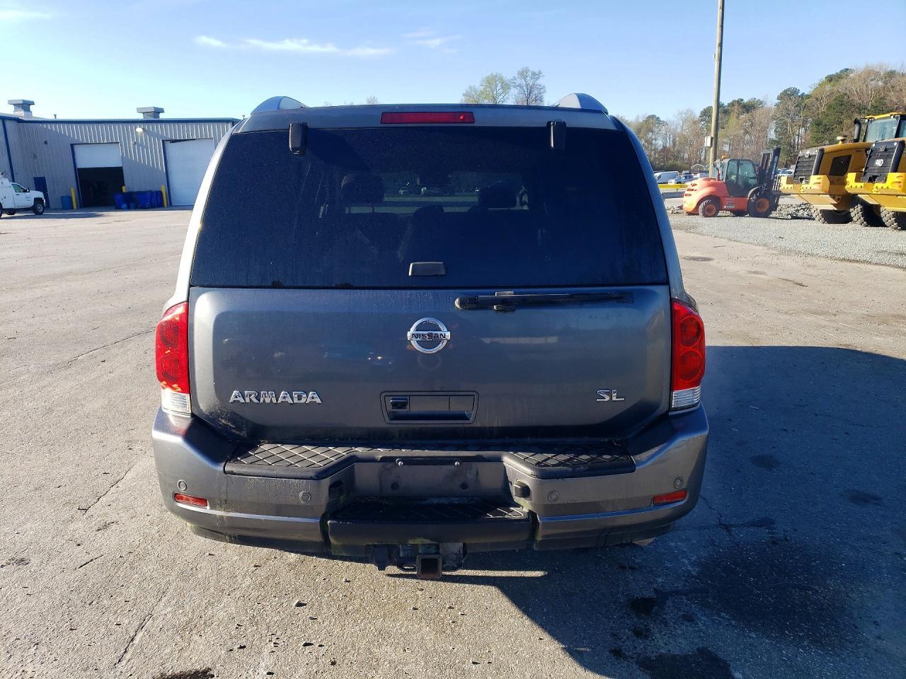 2013 NISSAN Armada
