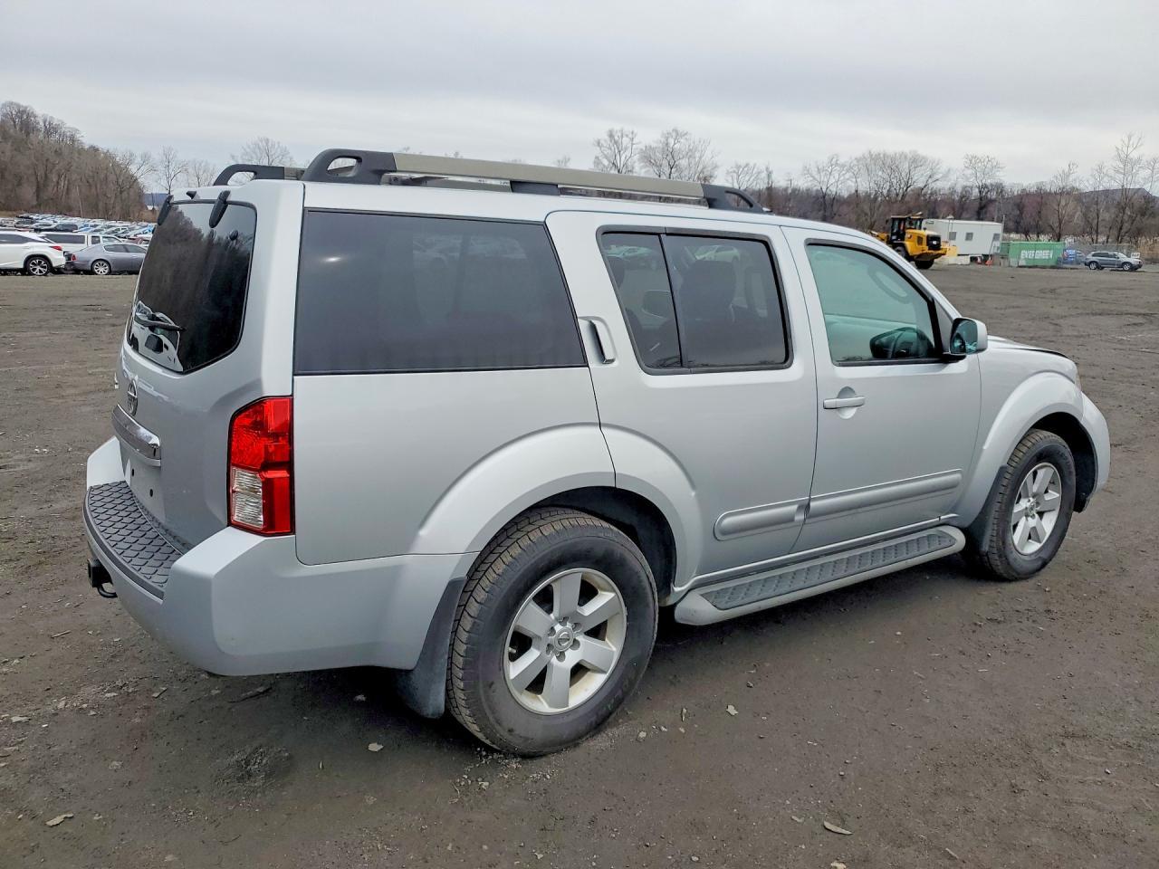 2011 NISSAN PATHFINDER