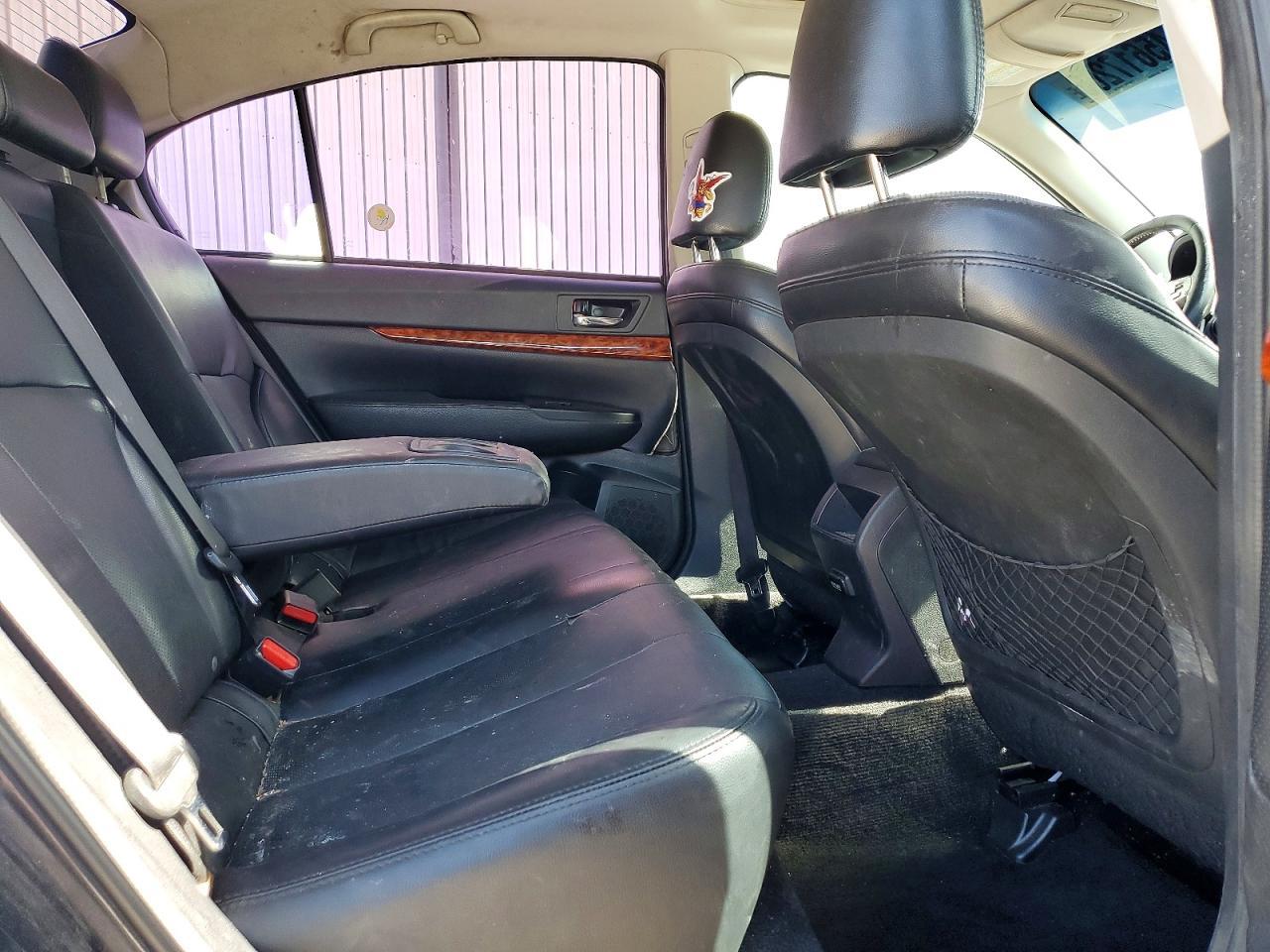 2011 SUBARU Legacy