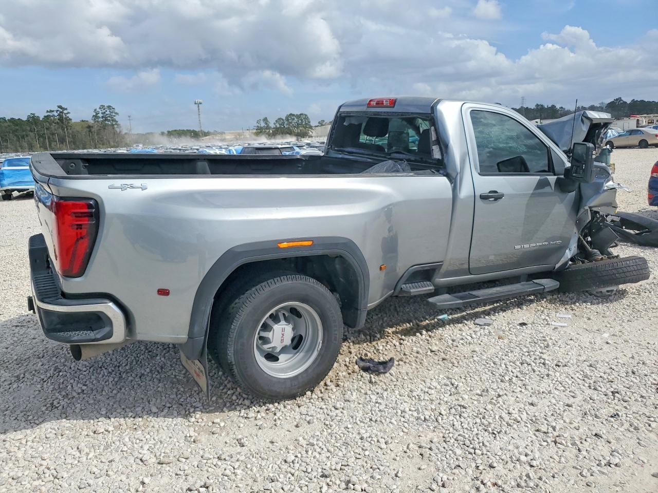 2024 GMC Sierra