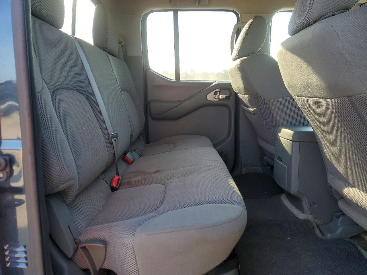 2016 NISSAN Frontier