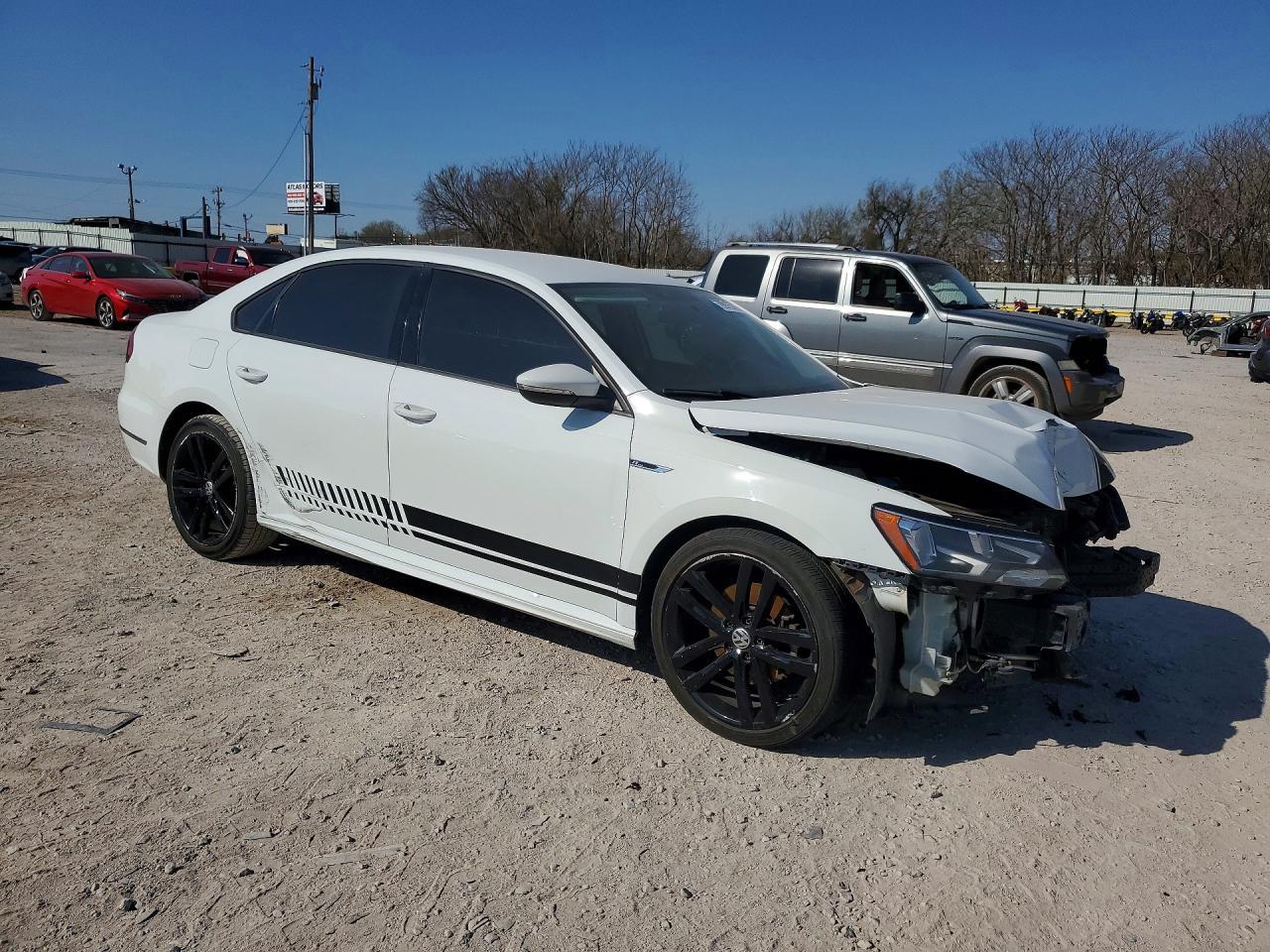 2018 VOLKSWAGEN Passat
