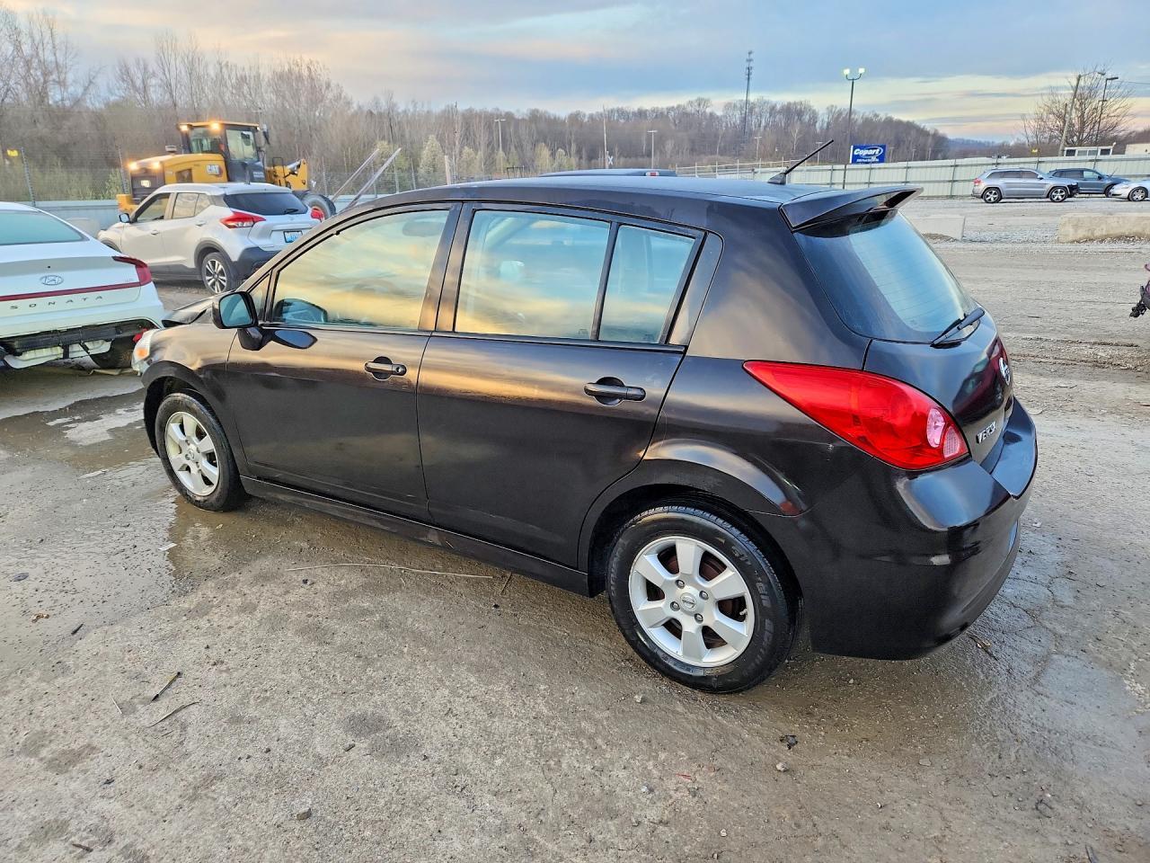 2011 NISSAN VERSA
