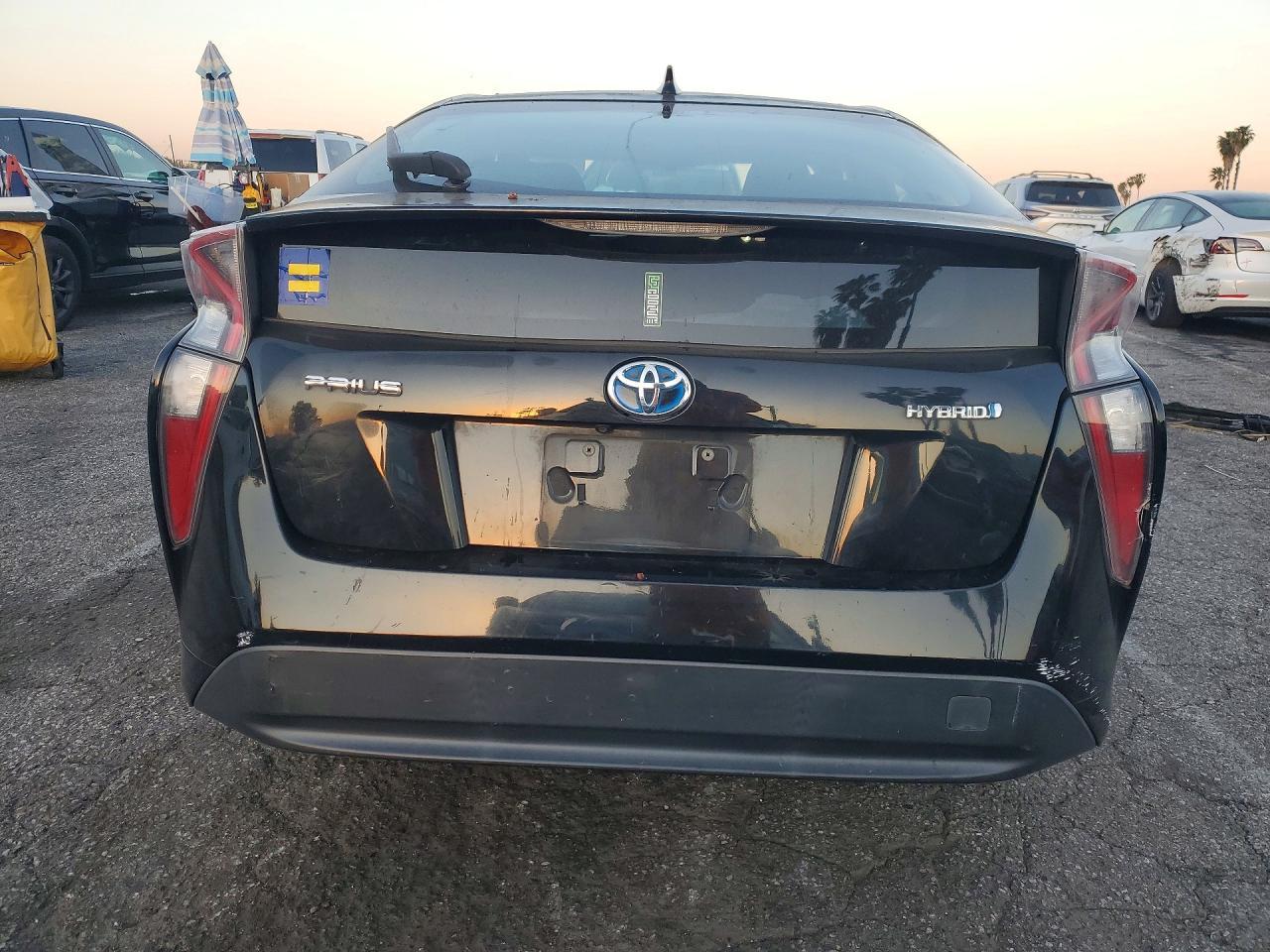 2016 TOYOTA PRIUS