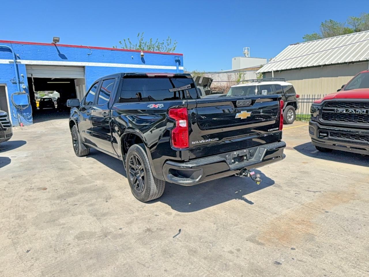 2024 CHEVROLET Silverado