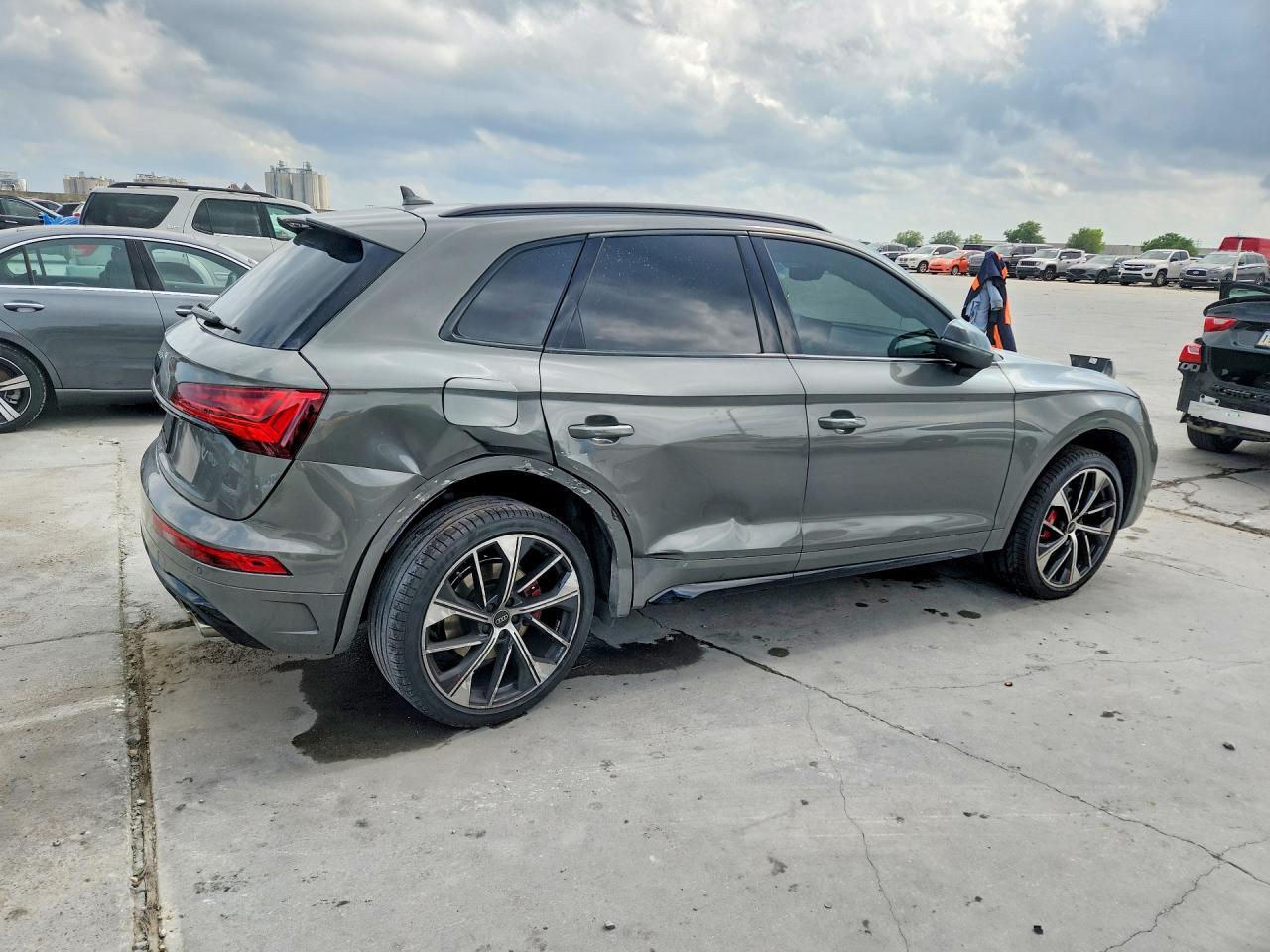 2024 AUDI SQ5