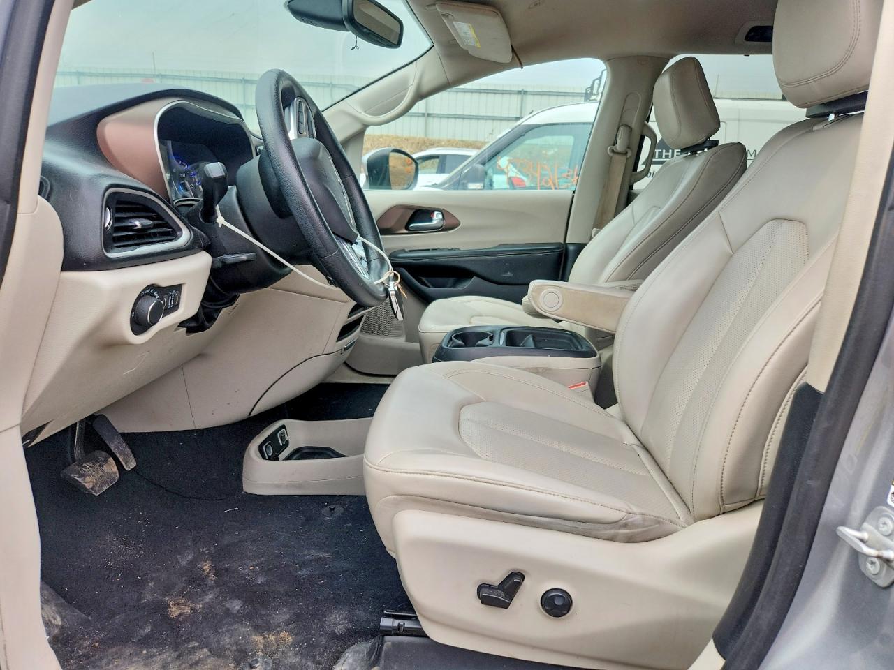 2021 CHRYSLER Voyager