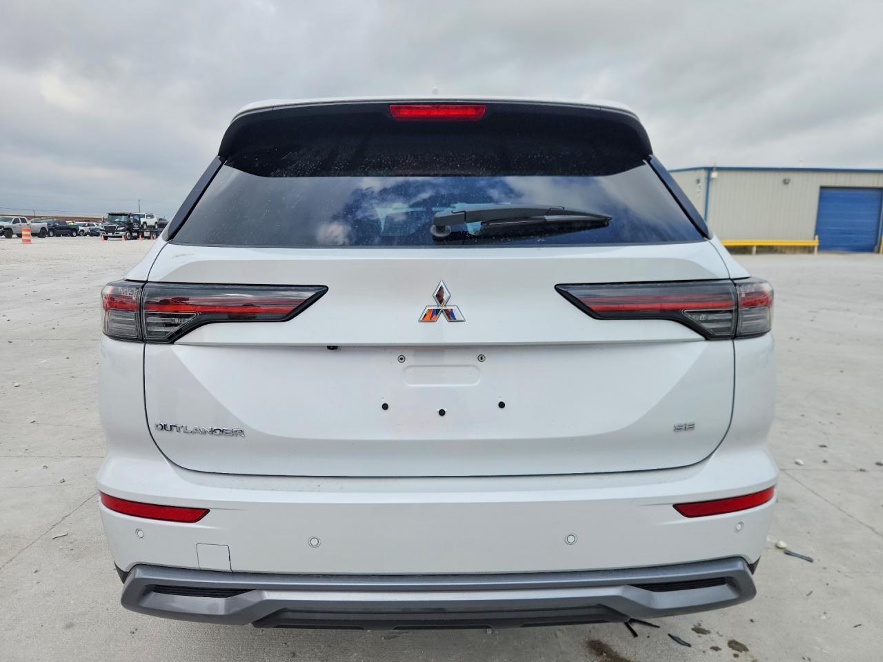 2025 MITSUBISHI outlander
