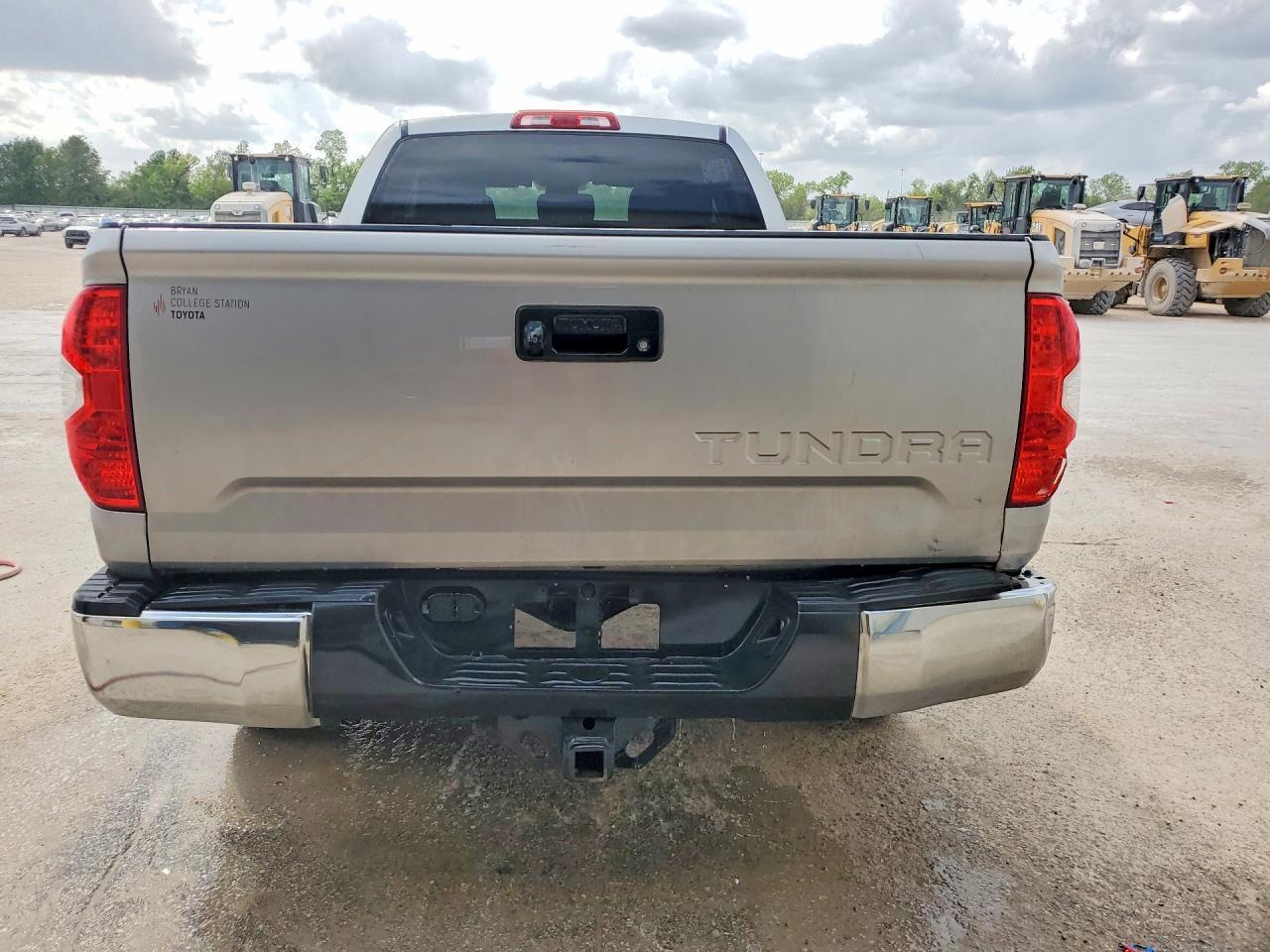 2016 TOYOTA TUNDRA