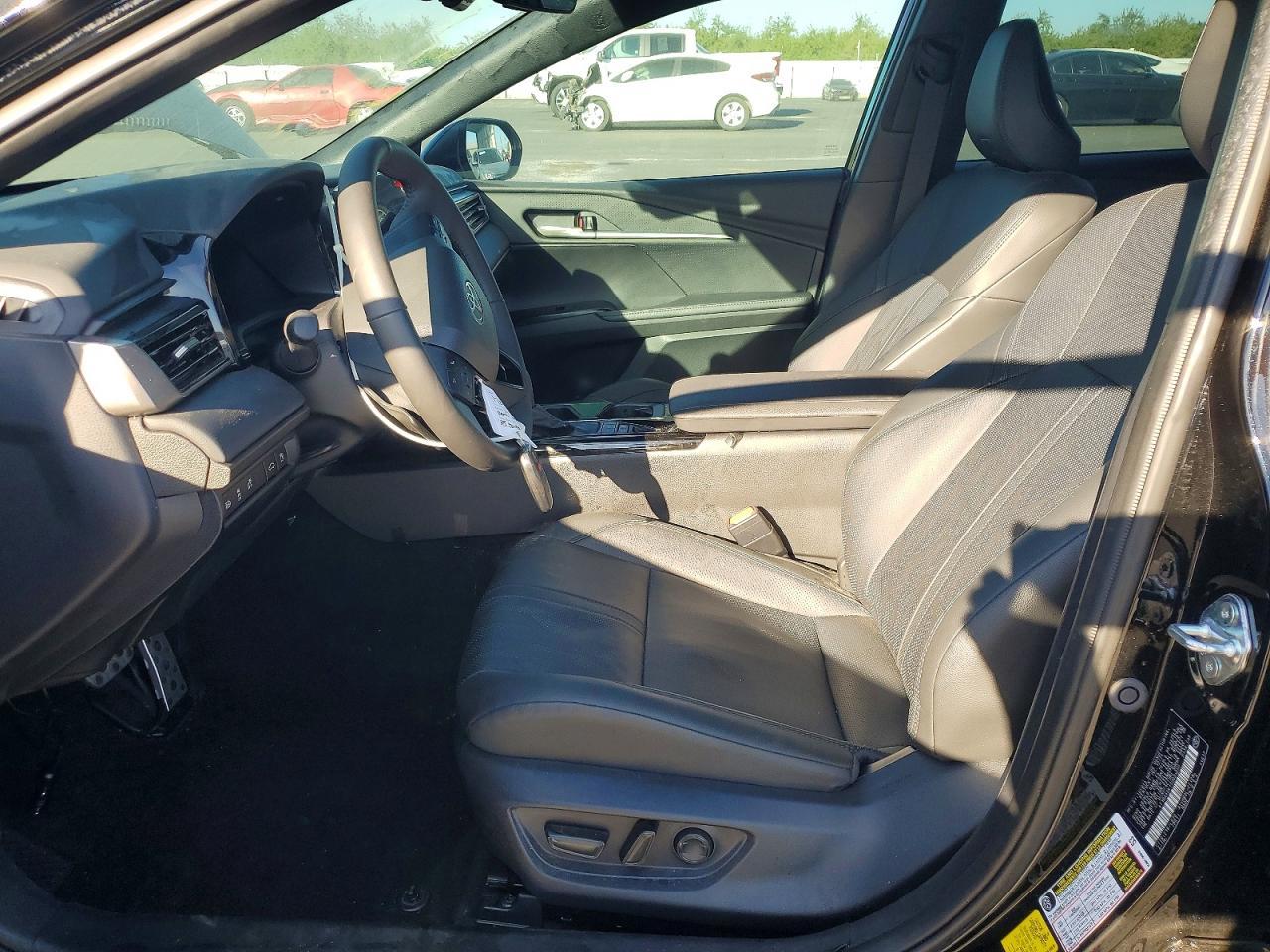 2025 TOYOTA CAMRY