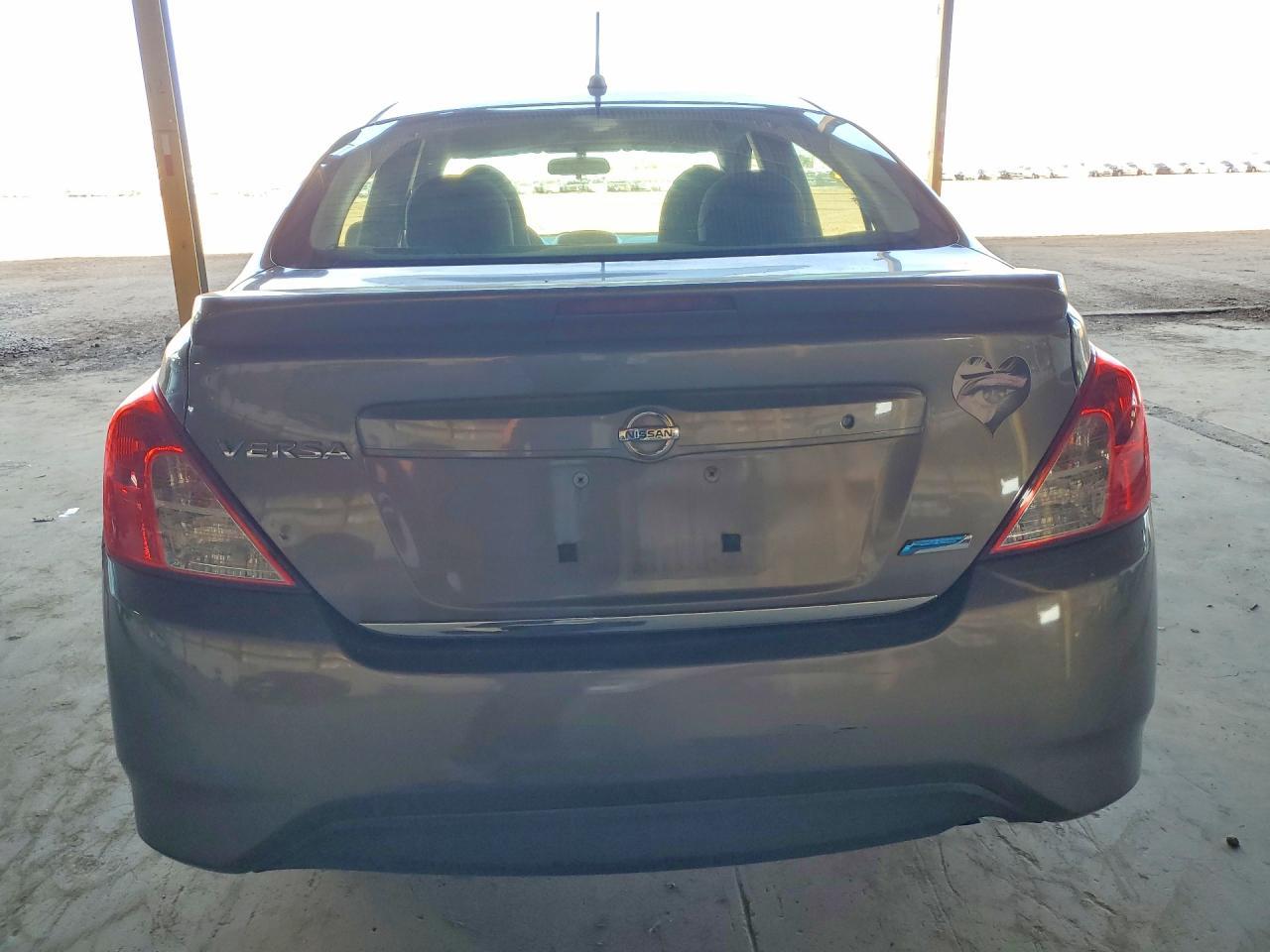 2015 NISSAN VERSA