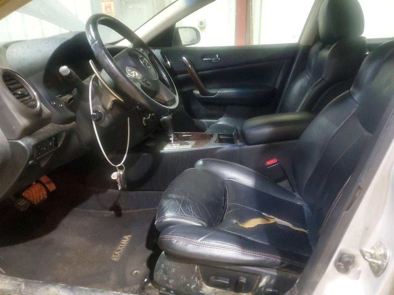 2011 NISSAN Maxima