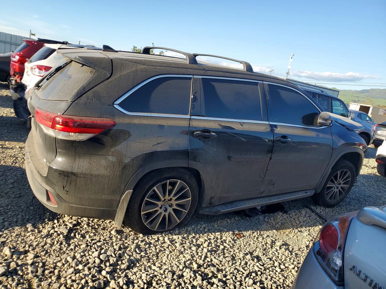 2018 TOYOTA HIGHLANDER