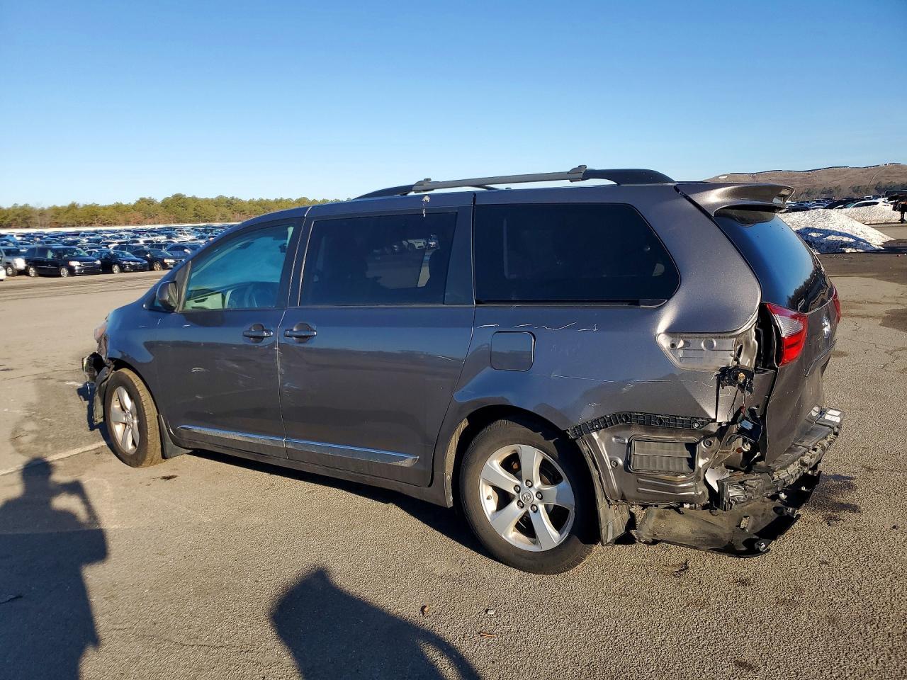 2017 TOYOTA SIENNA