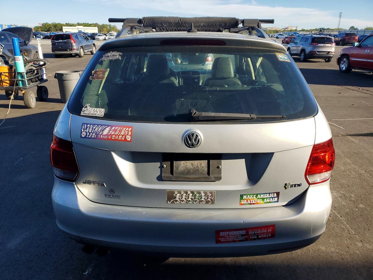 2010 VOLKSWAGEN JETTA