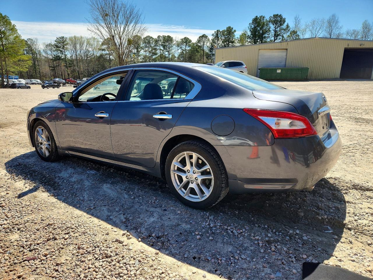 2009 NISSAN Maxima