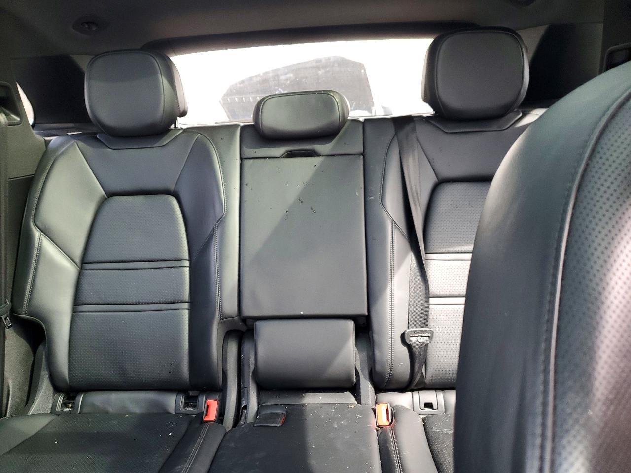 2019 PORSCHE CAYENNE