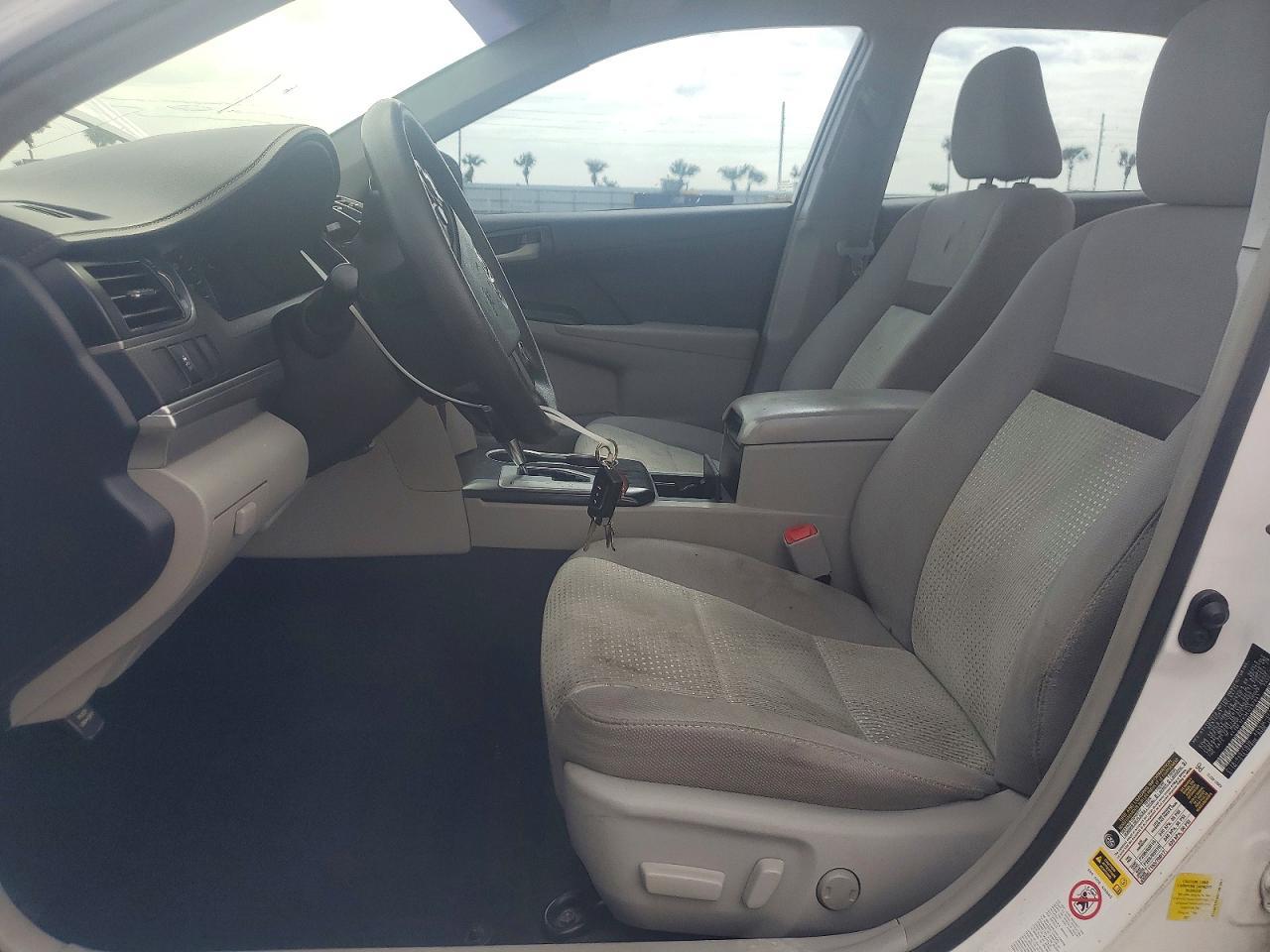 2014 TOYOTA CAMRY