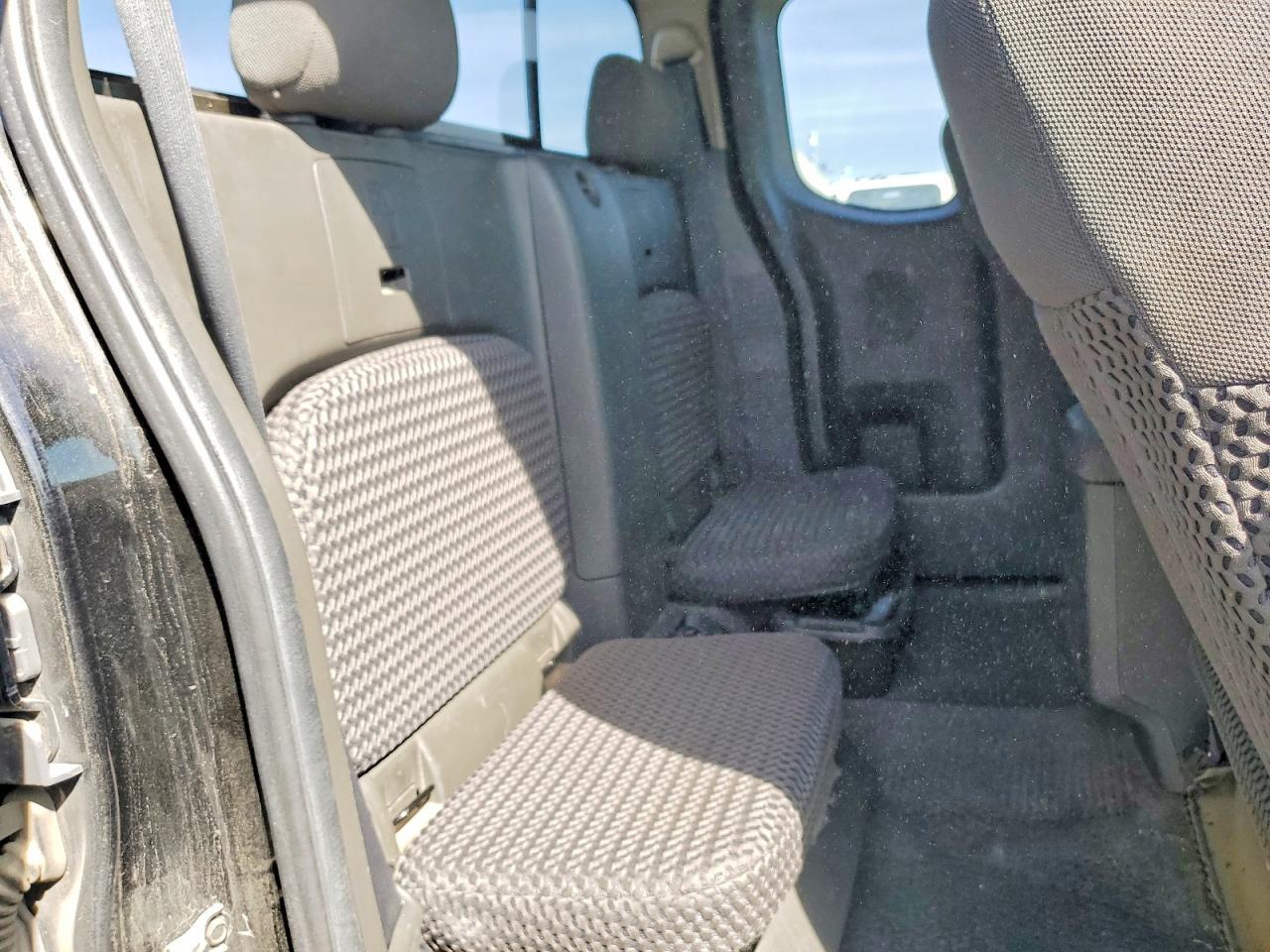 2015 NISSAN Frontier