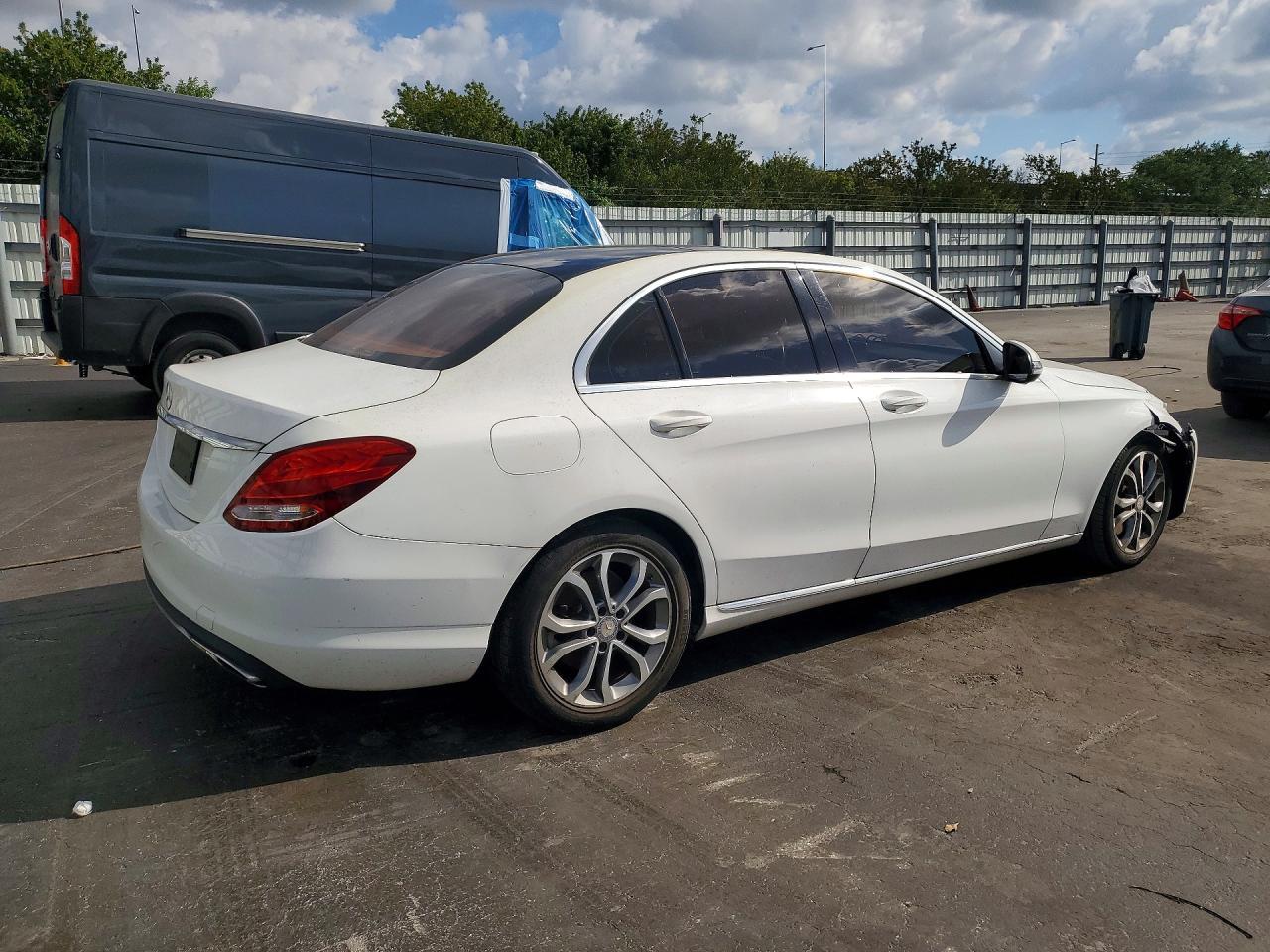 2017 MERCEDES-BENZ C-CLASS