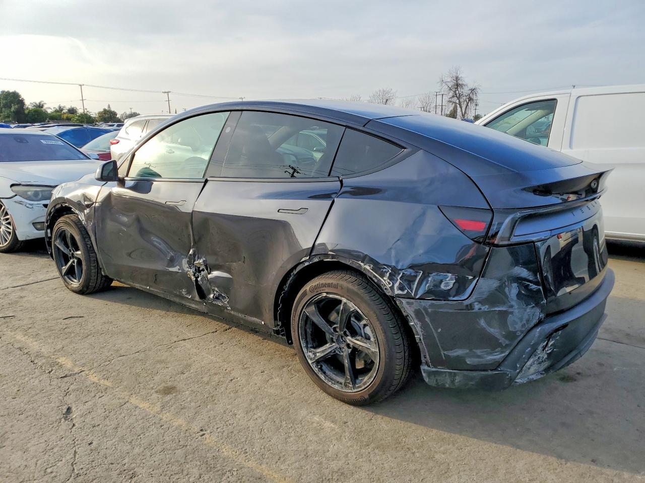 2026 TESLA MODEL Y