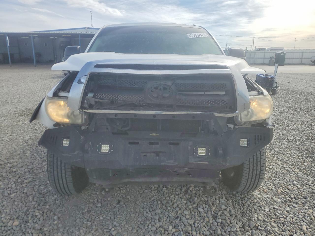 2011 TOYOTA TUNDRA