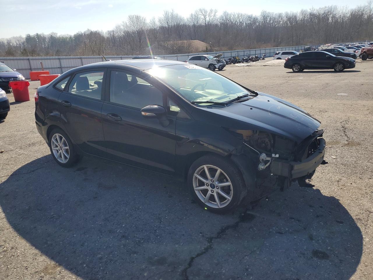 2016 FORD Fiesta