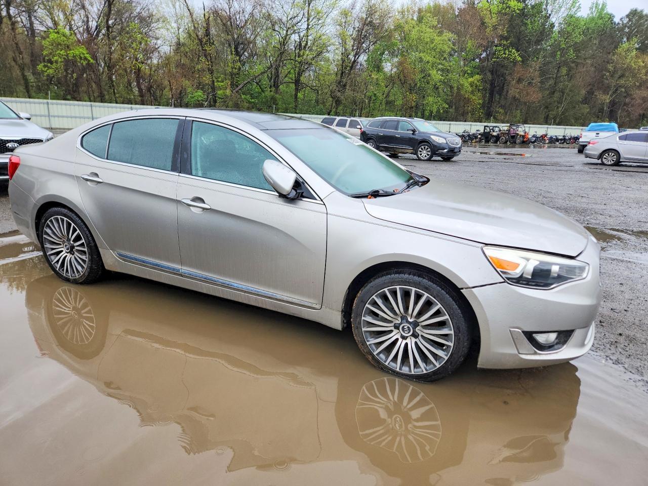 2014 KIA Cadenza