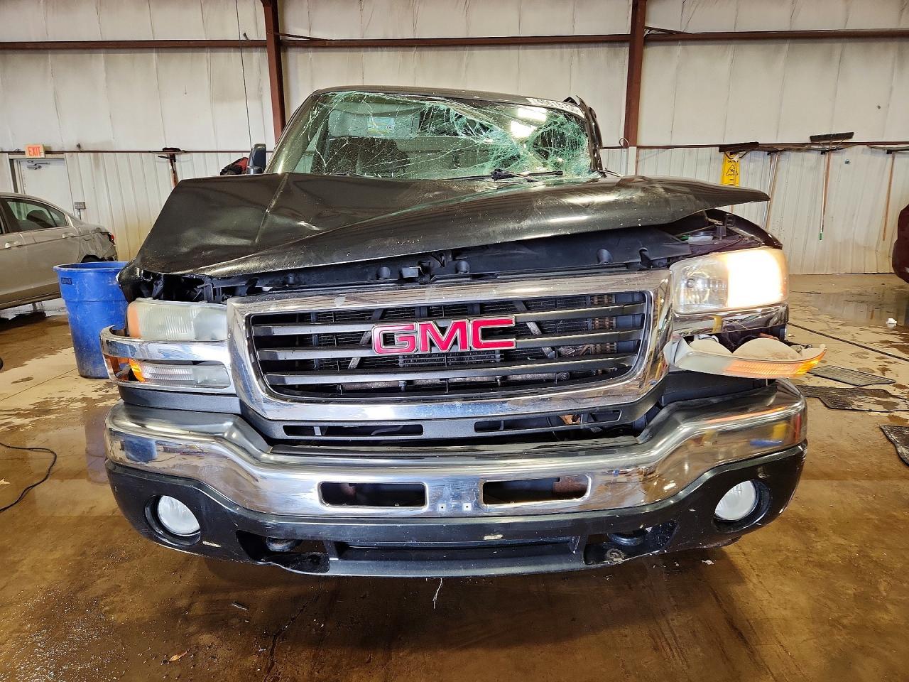 2004 GMC Sierra