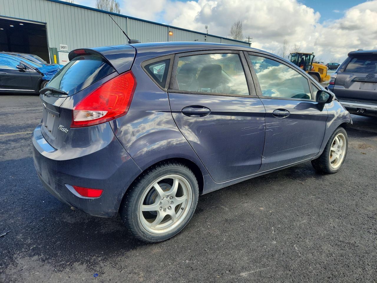 2012 FORD Fiesta