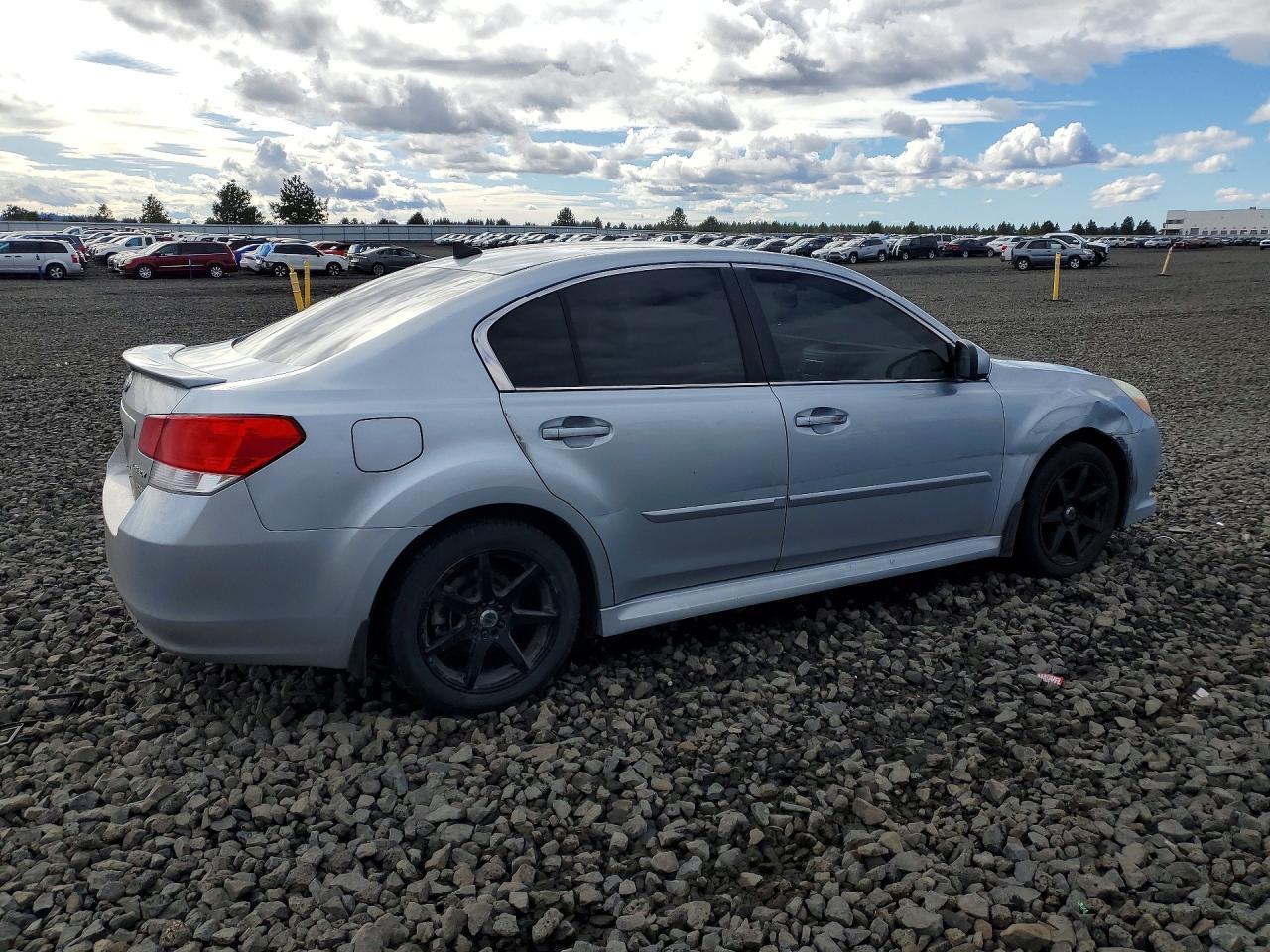 2012 SUBARU Legacy