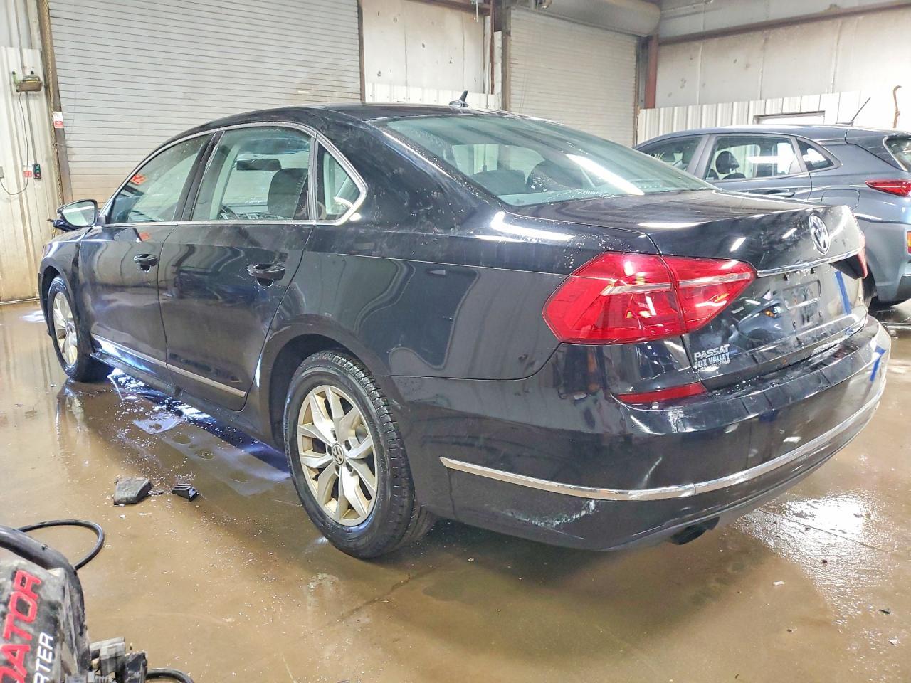 2016 VOLKSWAGEN Passat