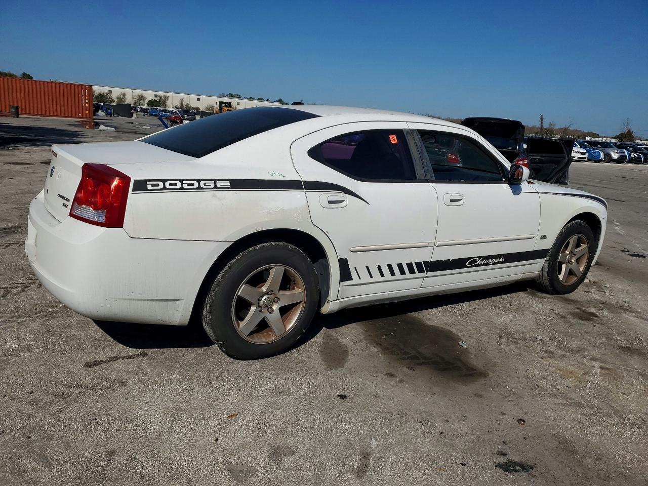 2010 DODGE CHARGER