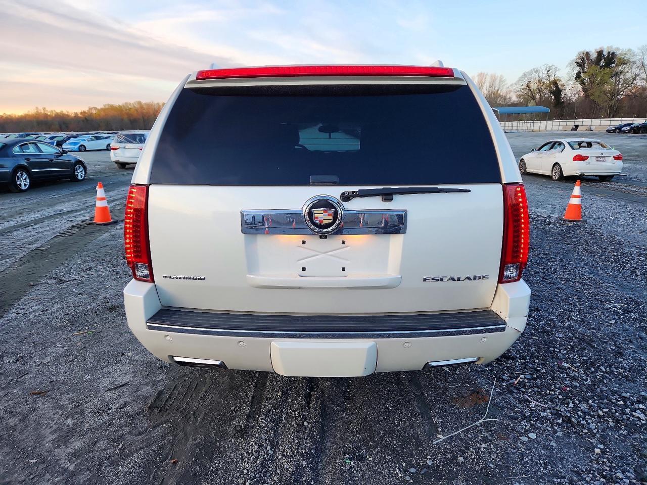 2013 CADILLAC Escalade ESV