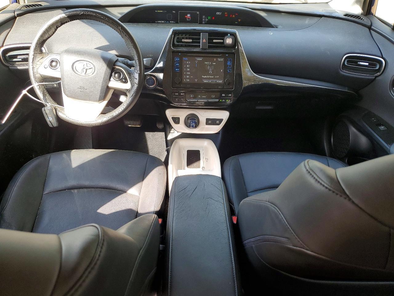 2016 TOYOTA PRIUS