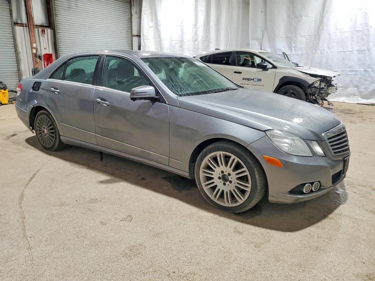 2011 MERCEDES-BENZ E-Class