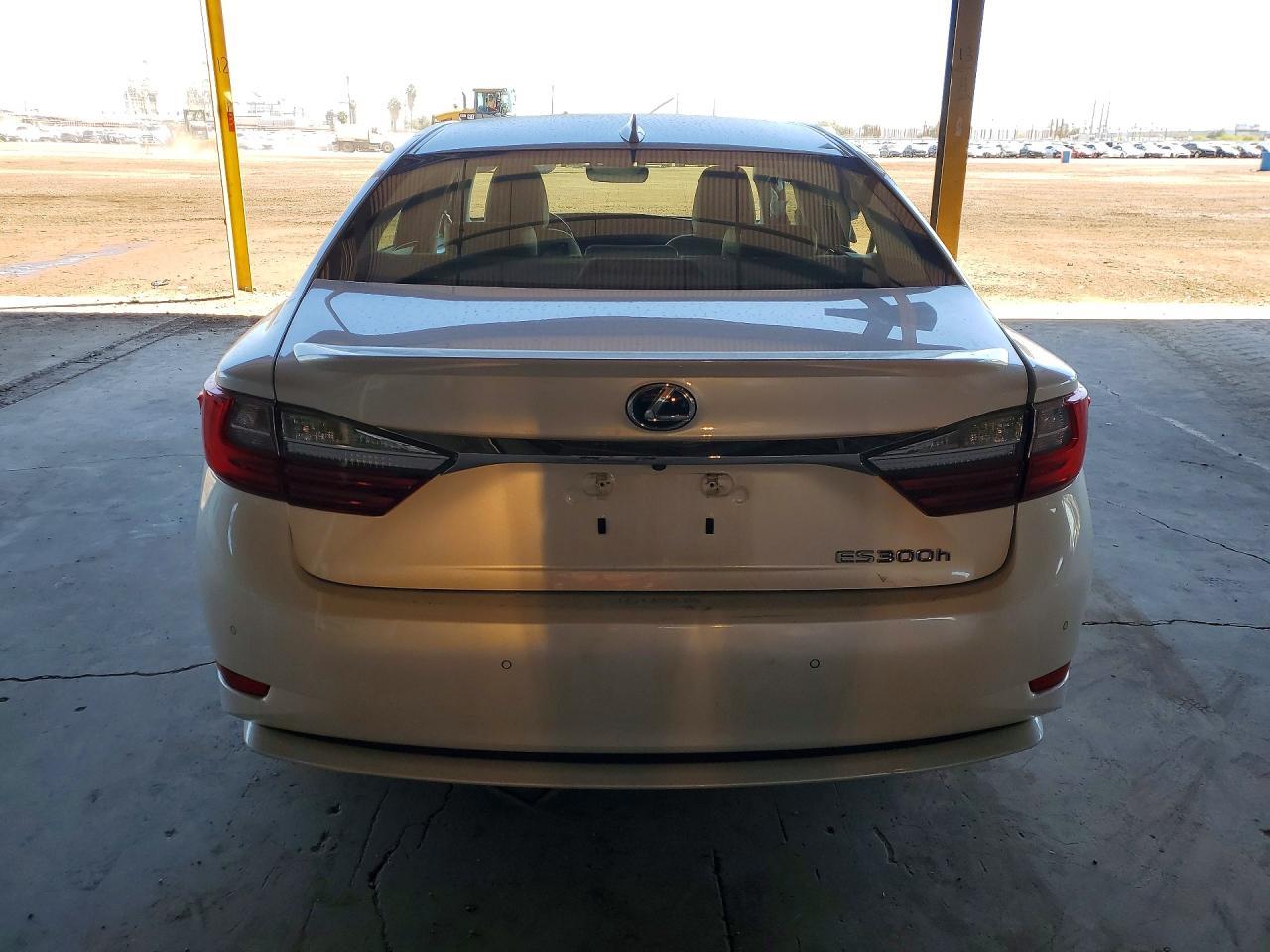 2016 LEXUS ES 300H