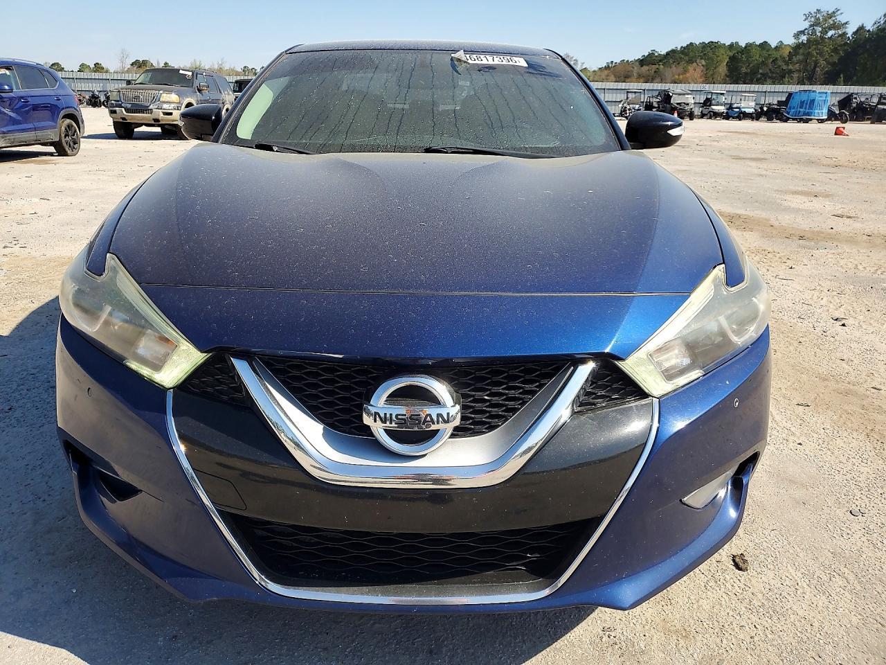 2017 NISSAN Maxima